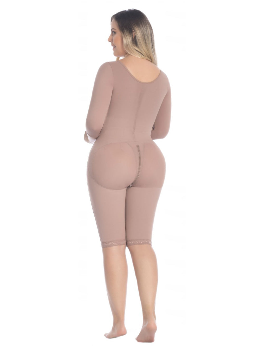 COMPLETE BAND WITH THREE LEVELS OF BRACKETS AND POST-SURGICAL PERIANAL CLOSURE