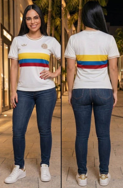 CAMISETA SELECCION COLOMBIA MUNDIAL 2026 PARA MUJER TRICOLOR EDICION ESPECIAL CENTENARIO AZUL SEGUNDA EQUIPACION