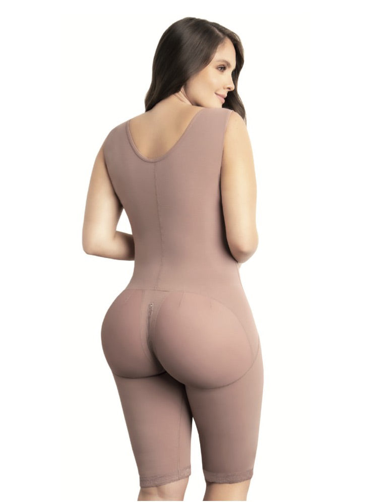 Complete Colombian Girdle with Bra, Three Levels of Hooks on the Abdomen and Perianal Zipper