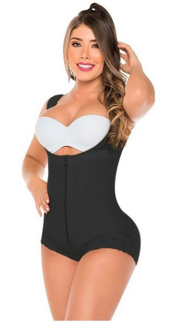 100% COLOMBIAN SALOMÉ GIRDLE BODYSUIT WITH LACE PANTY AND FREE BUST